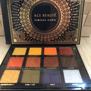 Ace Beaute eyeshadow palette
